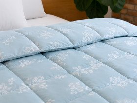 Down Quilt 50% Down 140x205 cm Tick Fabric with Rose Blue Piping Ecotton Premium collection