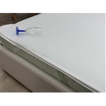 Наматрацник 200x200 Aqua-stop Полісатин резинка по кутах