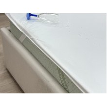 Наматрацник 200x200 Aqua-stop Полісатин резинка по кутах