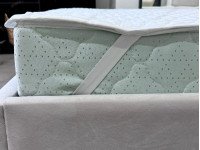 Наматрацник 140x200 Novita Полісатин стьобаний