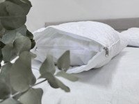 Подушка 50x70 Novita Холофайбер Полисатин дополнительный чехол