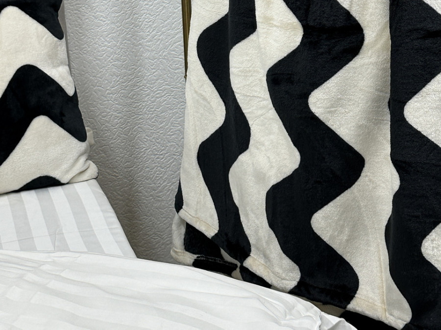 Bedspread 150x220 Black and white Zigzag FL-3417