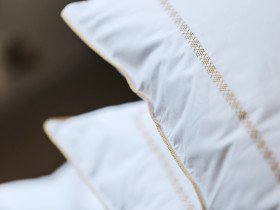 Постільна білизна Перкаль вишивка кант Євро комплект Бежевий