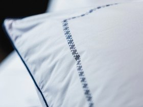Постільна білизна Перкаль вишивка кант Євро комплект Синій