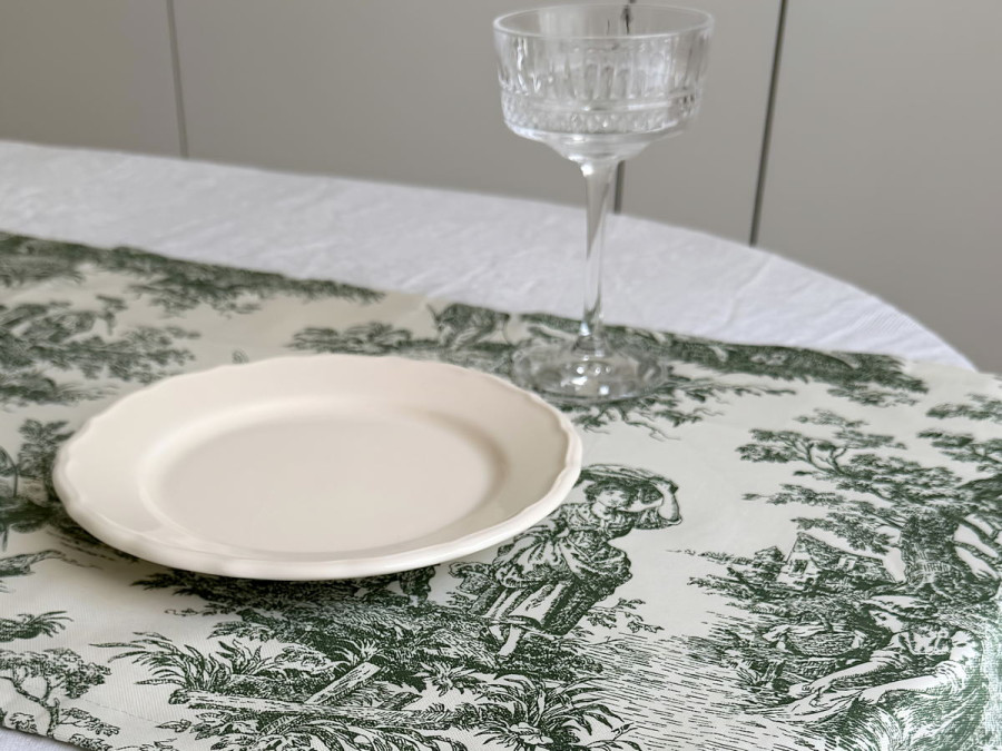 Table runner made of water-repellent fabric 45x170 DUCK Italiano 30497-Green