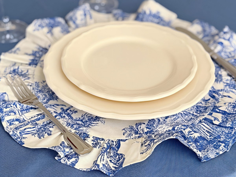 Round ruffled napkin, diameter 43 cm, blue 30497
