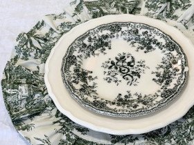 Napkin with ruffles, round, diameter 43 cm, placemat Italiano 30497-Green