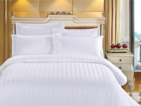 Striped satin bed linen with 2 cm stripes
